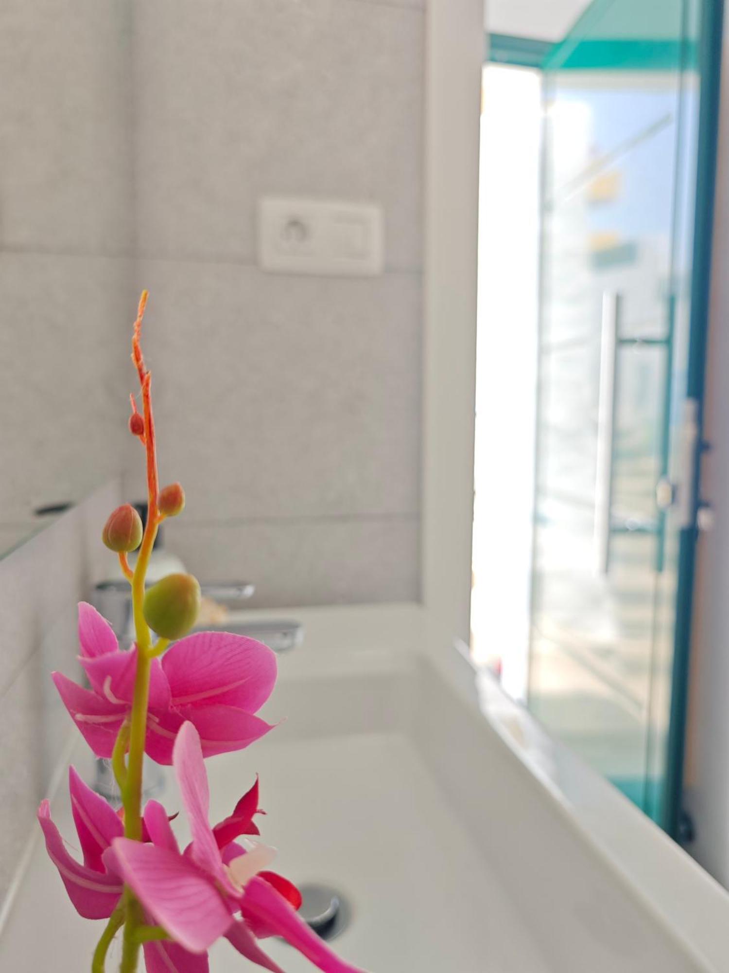 Cozy Apartment In Front Of The Natural Pools El Pris Exterior foto